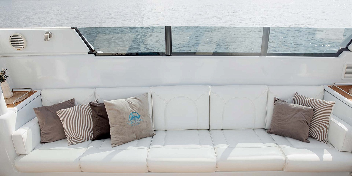 Аренда тендера Royal Tender Limo Челси в Санкт-Петербурге